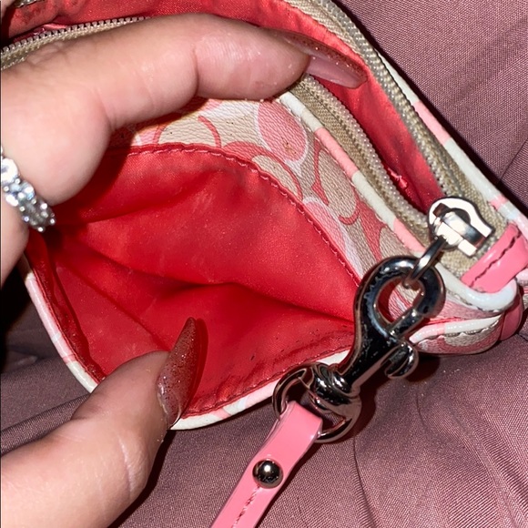 Coach wristlet - Picture 5 of 7